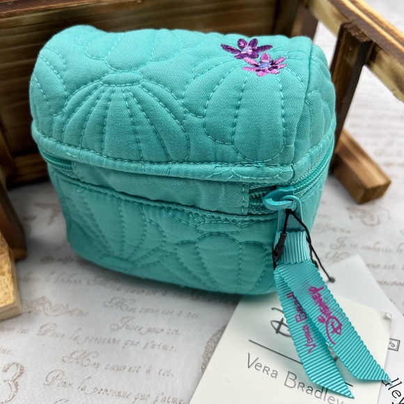 NWT Vera Bradley Little Mermaid Small
Treasure Chest Case Sold Out - Picture 2 of 11